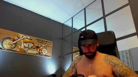 Snapshot of arongrant chatting on July 2026 09:45:02 AM AronGrant online show from July 2026 09:45:02 AM