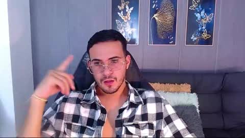 Adrian online show from September 2025 07:50:02 PM