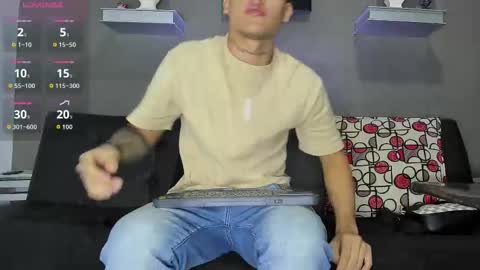 AROON HOT online show from February 2026 11:47:02 AM