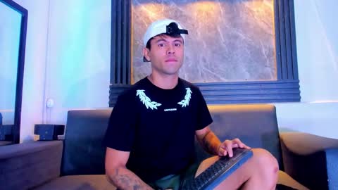 Aroon   online show from November 2025 11:42:01 AM