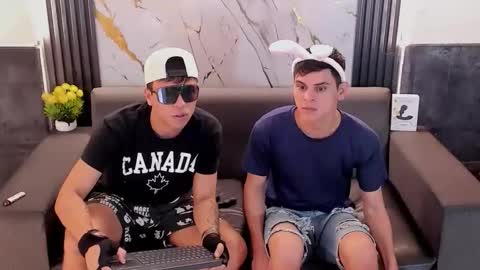 Aroon   online show from April 2026 03:38:01 AM