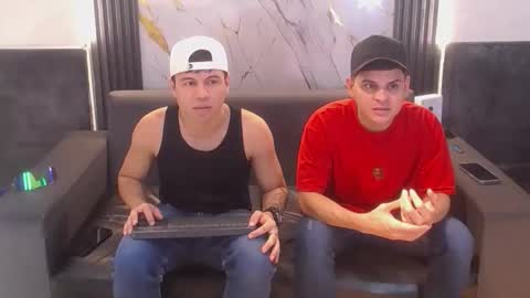 Aroon   online show from April 2026 04:05:02 AM