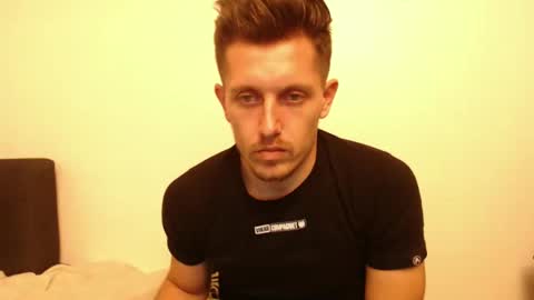 arromwilliam90 online show from December 2024 06:28:02 PM