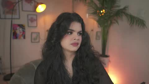 Chloe  online show from November 2025 05:37:02 PM