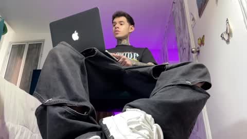   online show from December 2024 08:50:01 PM