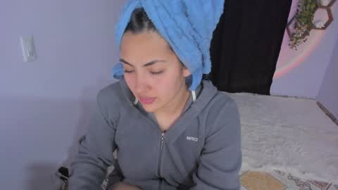 Snapshot of artemis_020 chatting on December 2024 12:18:01 AM FENIX online show from December 2024 12:18:01 AM