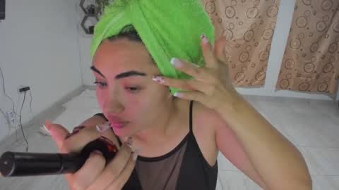 Snapshot of artemis_020 chatting on February 2025 12:10:01 AM FENIX online show from February 2025 12:10:01 AM