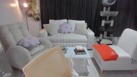 Snapshot of artemis_020 chatting on October 2025 02:02:05 AM FENIX online show from October 2025 02:02:05 AM