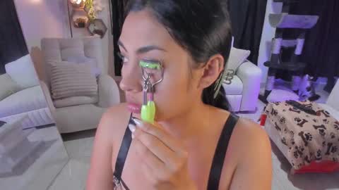 Snapshot of artemis_020 chatting on November 2025 02:06:01 AM FENIX online show from November 2025 02:06:01 AM