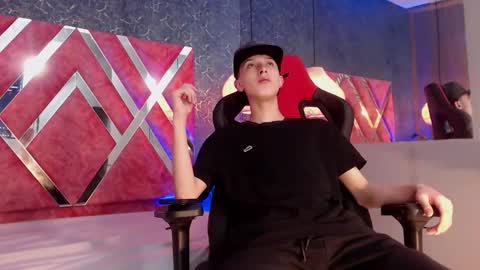 arthurcox_ online show from September 2025 11:26:01 PM