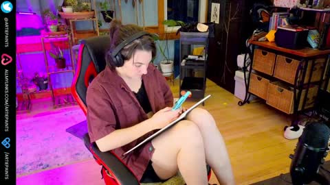 Snapshot of artiepaints chatting on December 2024 09:44:01 PM Artie Paints online show from December 2024 09:44:01 PM