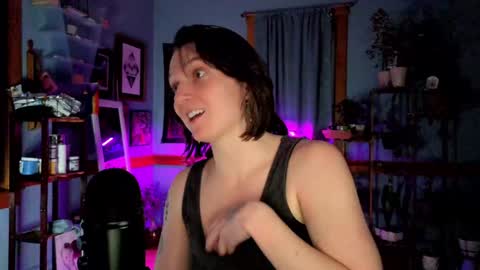 Snapshot of artiepaints chatting on December 2024 12:32:02 AM Artie Paints online show from December 2024 12:32:02 AM