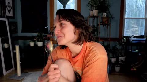 Snapshot of artiepaints chatting on December 2024 08:57:02 PM Artie Paints online show from December 2024 08:57:02 PM