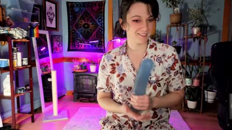 Snapshot of artiepaints chatting on December 2024 01:39:02 AM Artie Paints online show from December 2024 01:39:02 AM