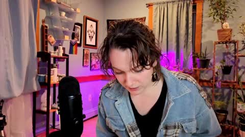 Snapshot of artiepaints chatting on December 2024 01:24:01 AM Artie Paints online show from December 2024 01:24:01 AM