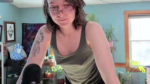 Snapshot of artiepaints chatting on February 2025 06:08:02 PM Artie Paints online show from February 2025 06:08:02 PM