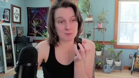 Snapshot of artiepaints chatting on February 2025 02:13:02 PM Artie Paints online show from February 2025 02:13:02 PM