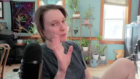 Snapshot of artiepaints chatting on February 2025 04:15:01 PM Artie Paints online show from February 2025 04:15:01 PM