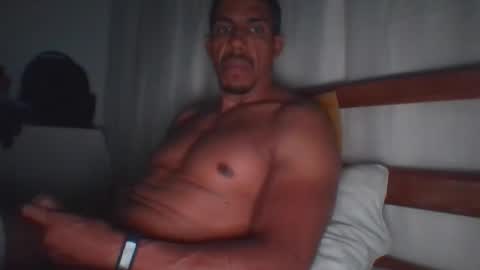 Snapshot of artmanuelarturo chatting on October 2025 10:45:01 AM artmanuelarturo online show from October 2025 10:45:01 AM