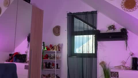 Amalia online show from April 2026 03:56:01 AM