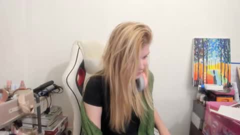 MIA online show from December 2025 10:51:01 PM