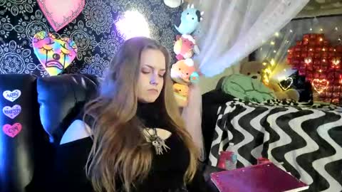 ArtsyHeartsyy online show from March 2025 06:24:01 AM