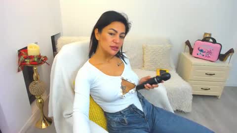 Snapshot of arya_lexa chatting on December 2025 07:08:02 PM Arya online show from December 2025 07:08:02 PM