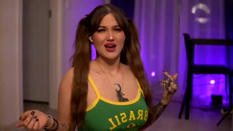 Lunaa  online show from November 2025 07:08:02 PM