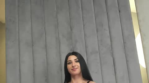 AryaTessa online show from January 2025 01:21:02 PM