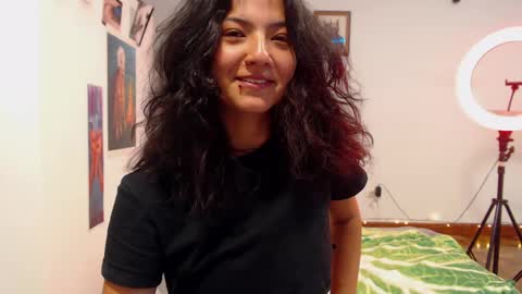 Saray online show from April 2026 01:00:02 AM