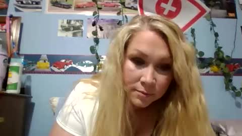 Snapshot of ash0ley chatting on October 2025 08:32:01 PM ash0ley online show from October 2025 08:32:01 PM