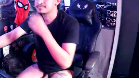 Snapshot of ashcross chatting on December 2025 05:28:01 AM Ash Cross online show from December 2025 05:28:01 AM