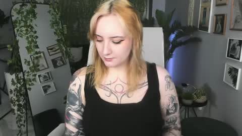 Snapshot of asheluck chatting on May 2026 02:29:01 AM AshleyAshe online show from May 2026 02:29:01 AM