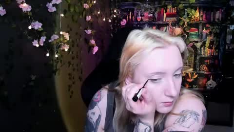 Snapshot of asheluck chatting on May 2026 03:25:01 AM AshleyAshe online show from May 2026 03:25:01 AM