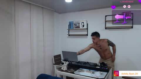 Ashley And Ryan  online show from January 2026 10:37:01 PM