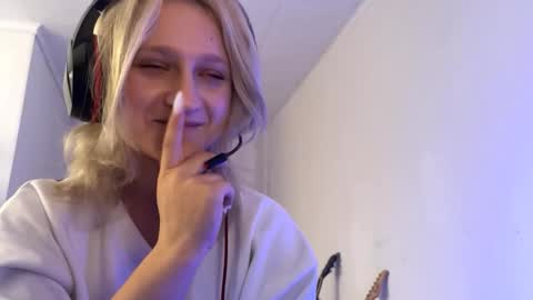 Snapshot of ashelyparcell chatting on December 2025 07:39:01 AM July online show from December 2025 07:39:01 AM