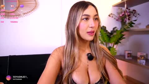 Nay online show from November 2025 11:14:01 PM