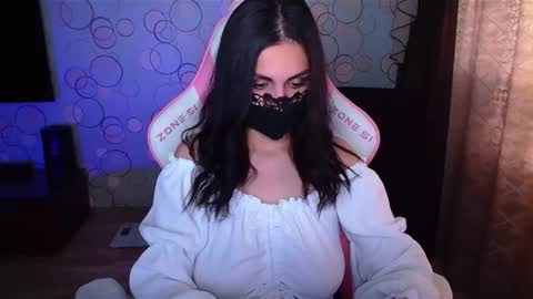   Yasmina   online show from October 2025 04:56:02 AM