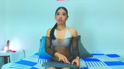 Ashley Blazze  online show from June 2026 11:32:01 AM