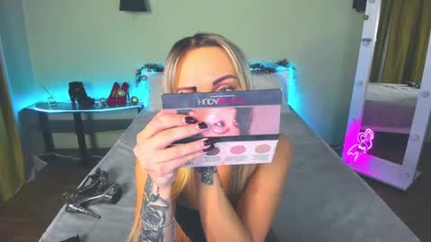 Snapshot of ashley_crashly chatting on December 2024 07:58:02 AM Alina online show from December 2024 07:58:02 AM