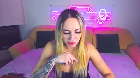 Snapshot of ashley_crashly chatting on January 2025 02:19:02 PM Alina online show from January 2025 02:19:02 PM