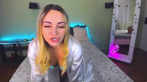 Snapshot of ashley_crashly chatting on January 2025 07:14:02 AM Alina online show from January 2025 07:14:02 AM