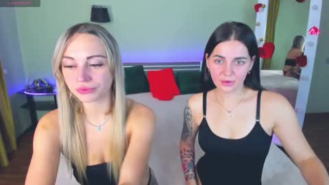 Snapshot of ashley_crashly chatting on November 2025 01:25:02 PM Alina online show from November 2025 01:25:02 PM