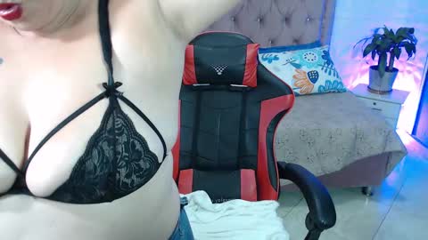 Snapshot of ashley_prg2 chatting on February 2025 10:01:02 AM Ashley online show from February 2025 10:01:02 AM