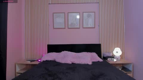 ashleycooper_2 online show from November 2025 05:44:02 PM