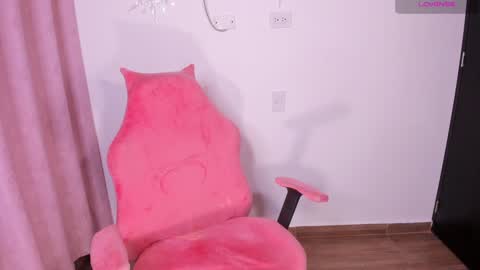 Snapshot of ashleyy18__ chatting on February 2025 08:50:01 AM Ashleyy18 online show from February 2025 08:50:01 AM