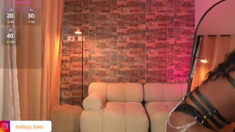 Ashley Fox online show from November 2025 10:15:02 PM