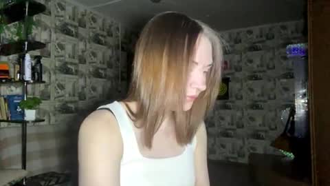 Lily online show from March 2026 05:18:02 PM