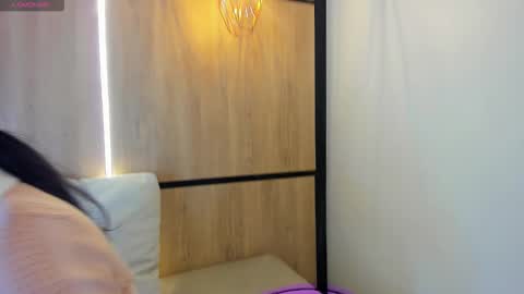 ashlyn online show from January 2026 08:01:01 PM