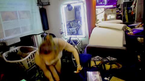 ashmomo online show from December 2024 06:25:02 AM